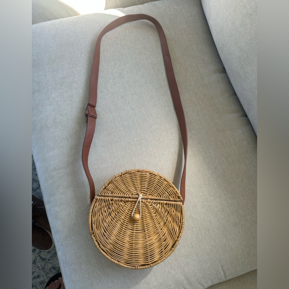 Abercrombie & Fitch Round Wicker Crossbody Bag with Brown Strap